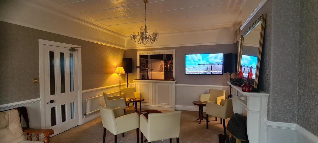 Sunnycroft Private Hotel Llandudno Exterior foto
